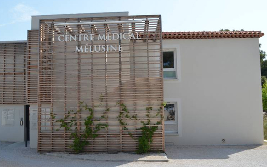 Consultation en Chirurgie orthopédique à Marseille ? Le Dr Salabi vous accueille sur rendez-vous au centre médical Mélusine au 8 Chem. Calendal, 13960 Sausset-les-Pins